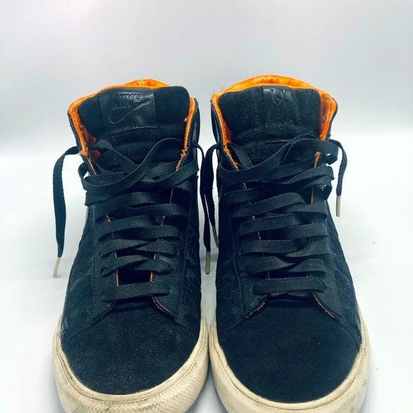 Shoe - Picture 1 of 5